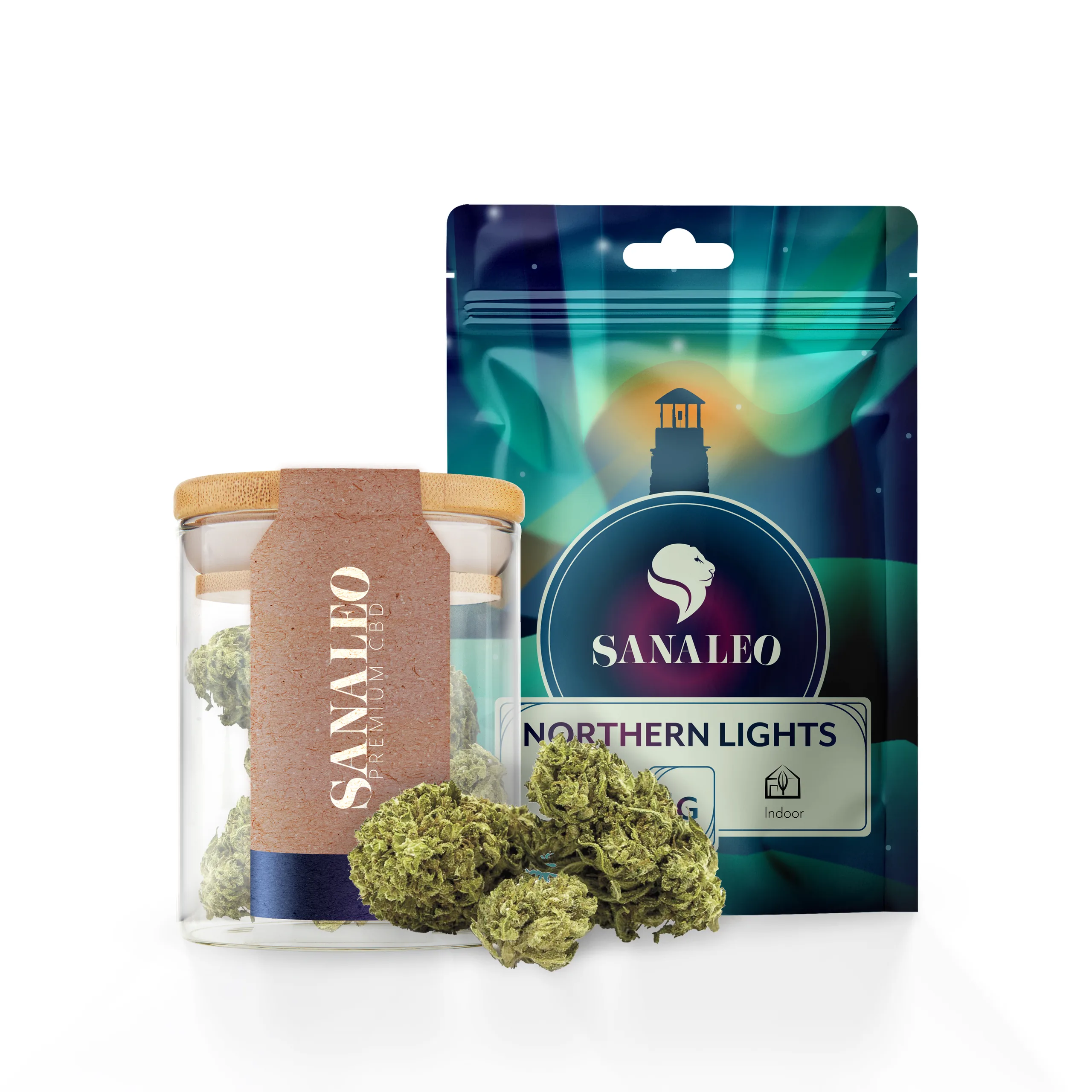 Sanaleo CBD Northern Lights: Glas mit CBD-Blüten neben farbigem Standbeutel