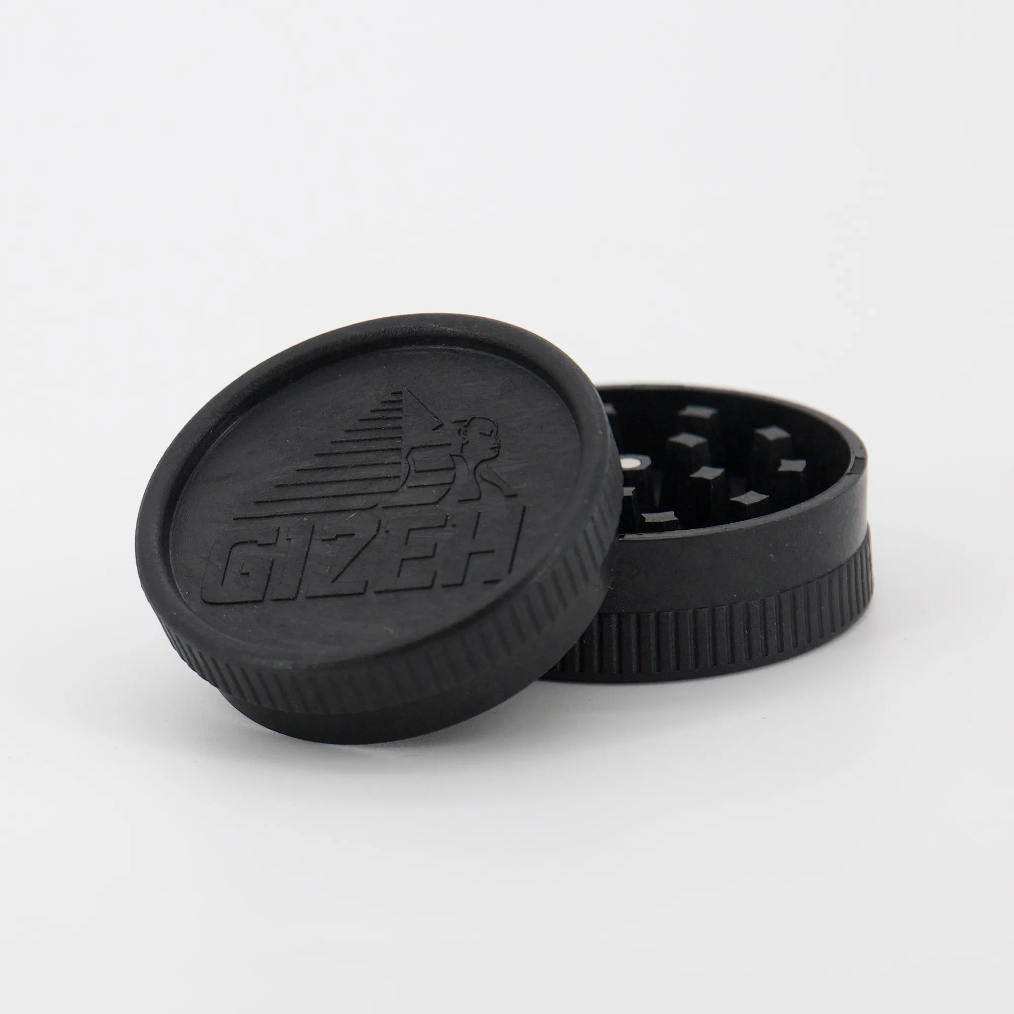 Schwarzer GIZEH Hemp Grinder 55 mm, 2-teilig, aufgeklappt mit Mahlwerk